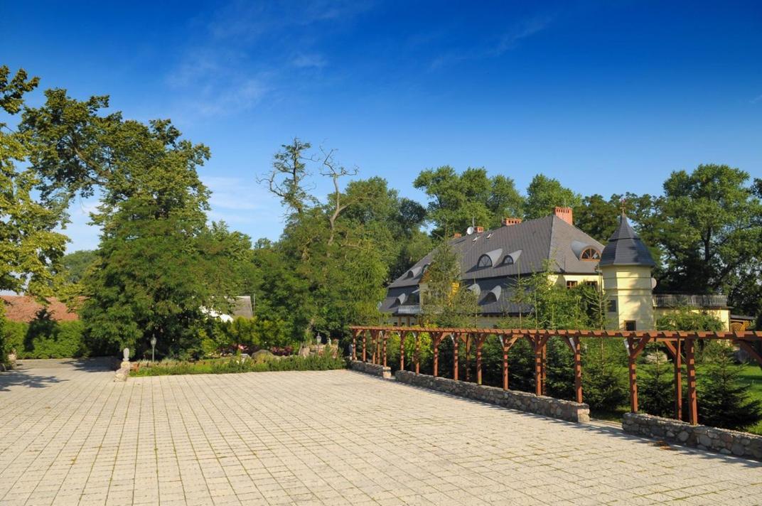 Dworek Pod Herbem Gądkowice Exterior photo
