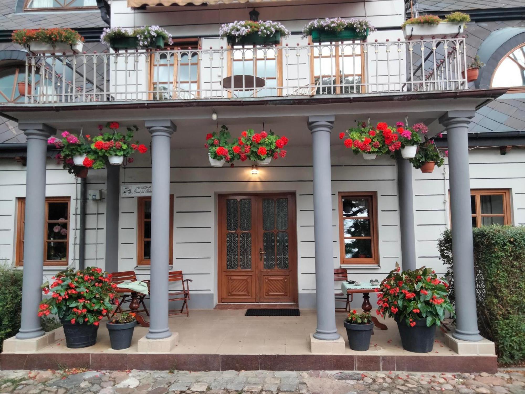 Dworek Pod Herbem Gądkowice Exterior photo