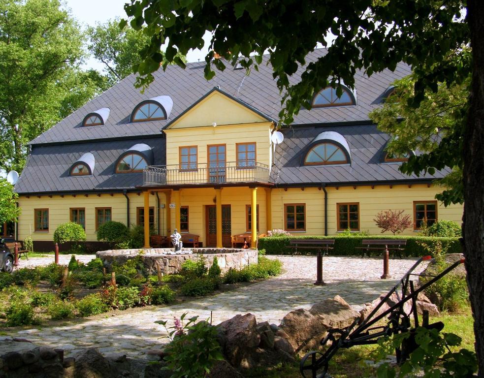 Dworek Pod Herbem Gądkowice Exterior photo