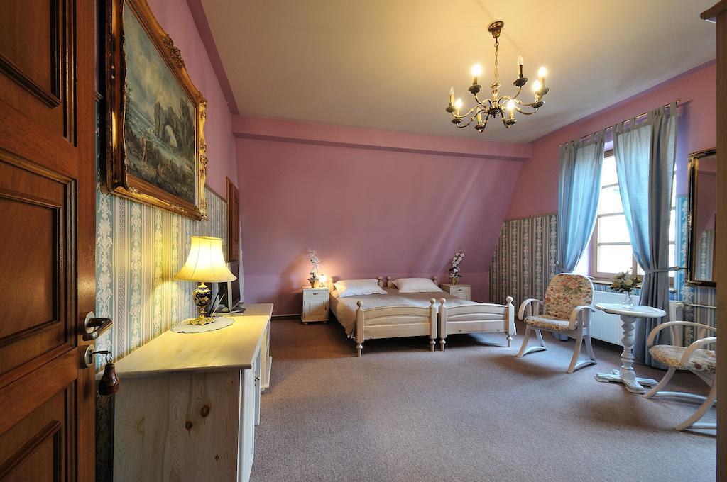 Dworek Pod Herbem Gądkowice Room photo