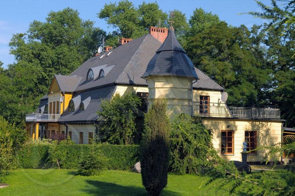 Dworek Pod Herbem Gądkowice Exterior photo